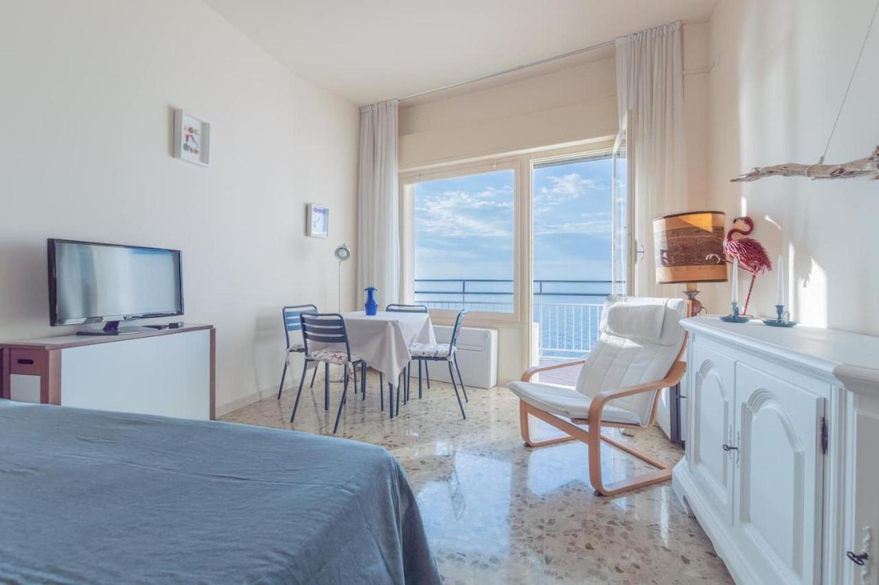 La Finestra Sul Mare Appartement Ospedaletti Buitenkant foto