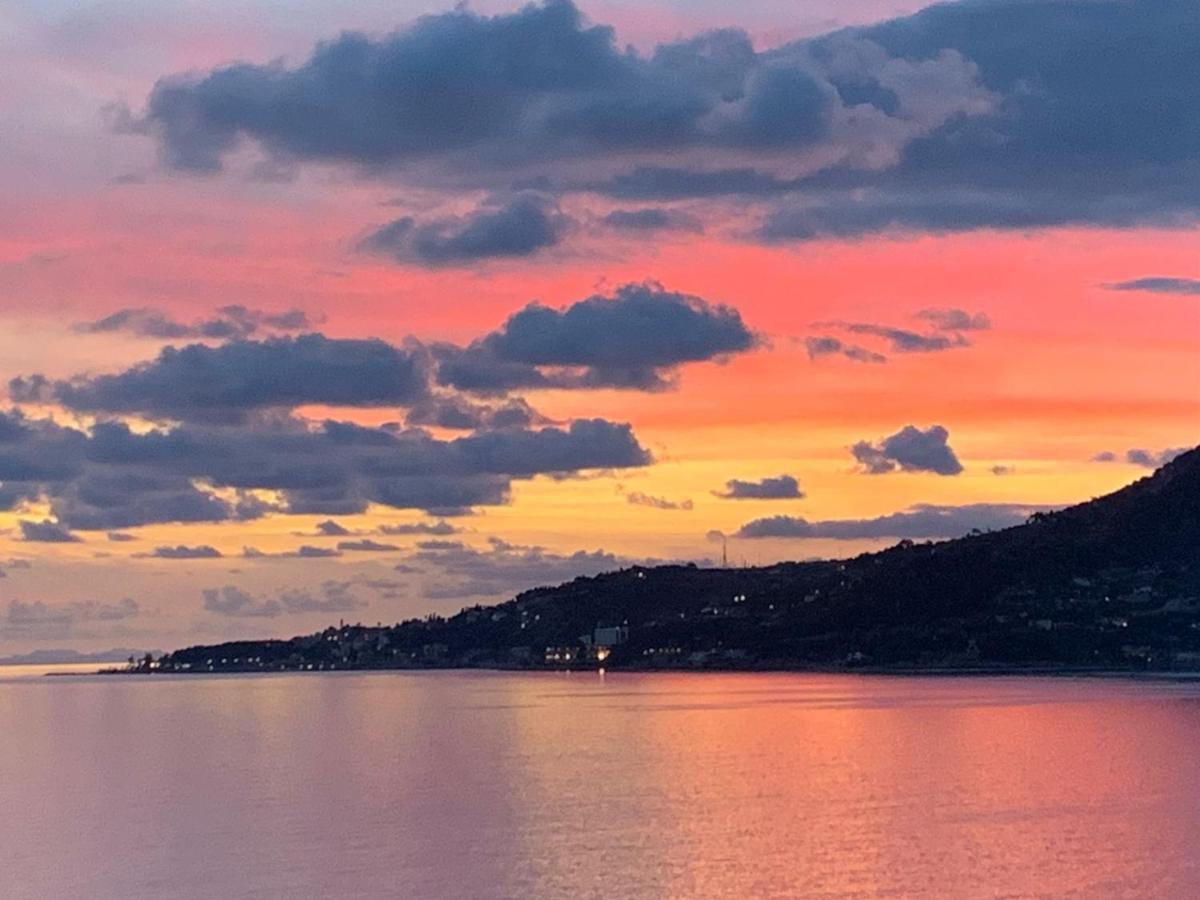 La Finestra Sul Mare Appartement Ospedaletti Buitenkant foto